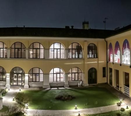 Callme Crema - Struttura In Centro Storico Exterior photo